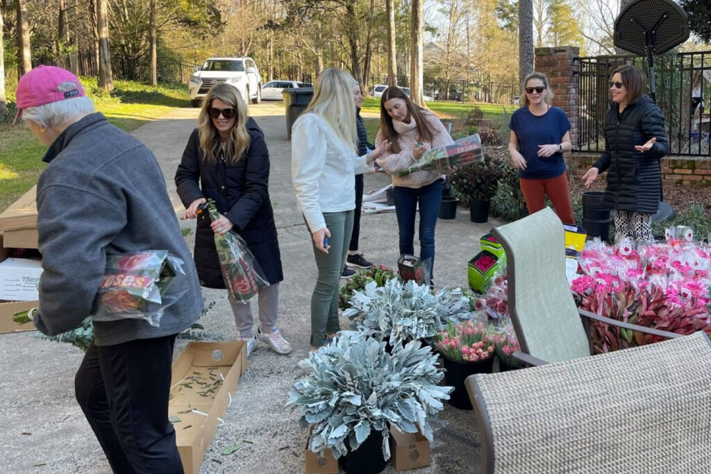 Florist Donates Flowers to Widows on Valentine's Day